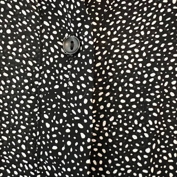 Button down sleeveless blouse - Picture 3 of 4